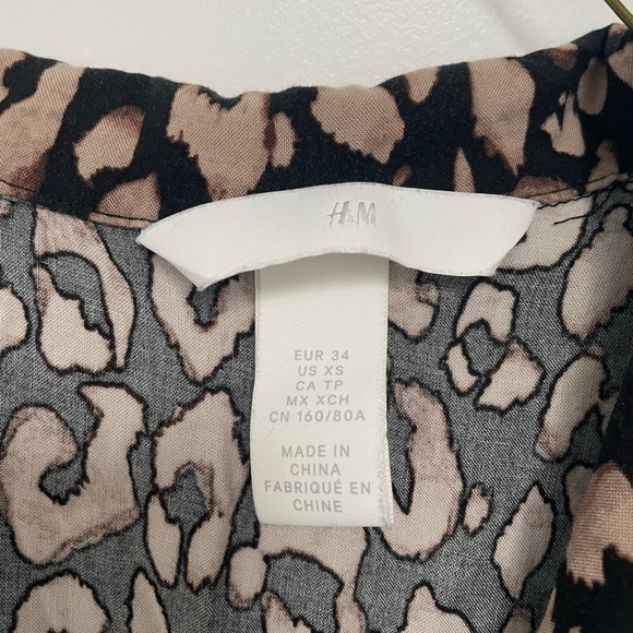 Cheetah print romper - Picture 4 of 5